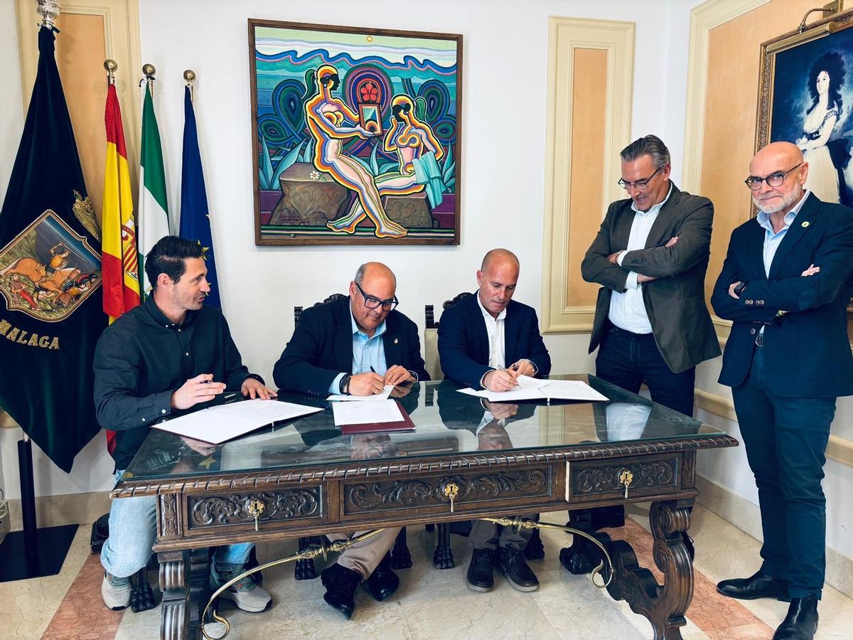 El Ayuntamiento de Vélez-Málaga firma un acuerdo con la Fundación UAPO.