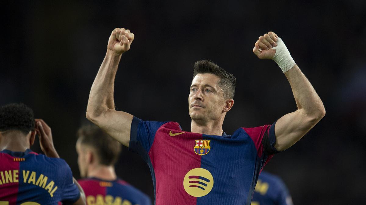 Lewandowski celebrando su primer gol