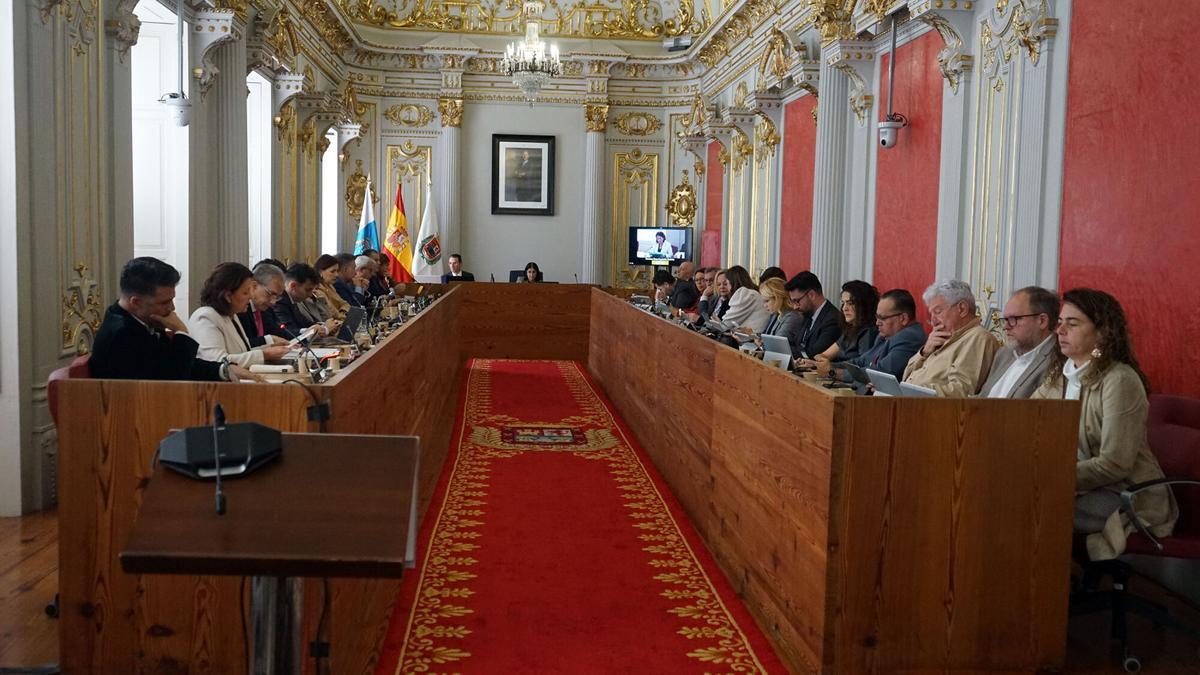 Vista general del pleno de diciembre celebrado este viernes en las Casas Consistoriales de Las Palmas de Gran Canaria.
