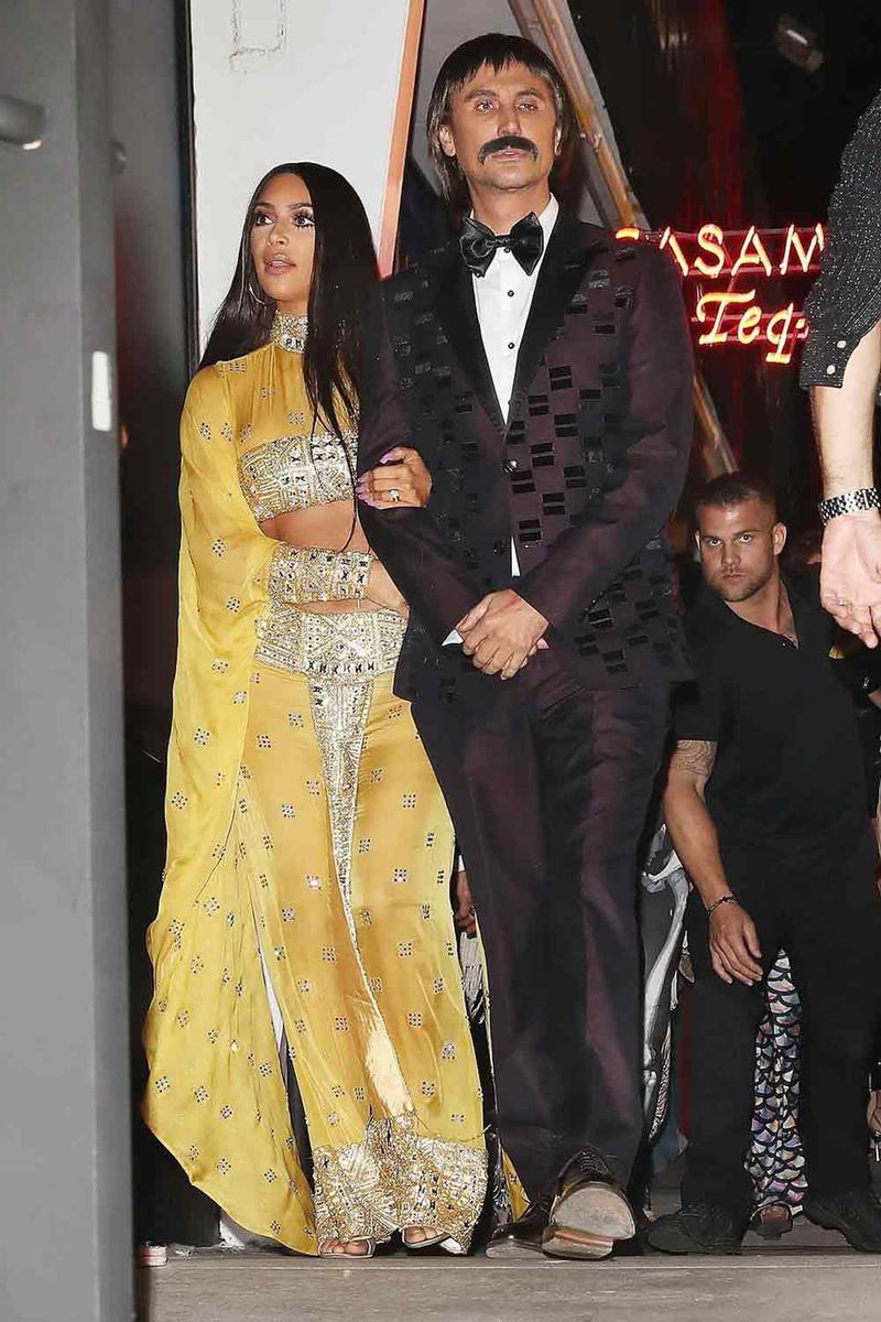 Kim Kardashian vestida de Cher en West Hollywood