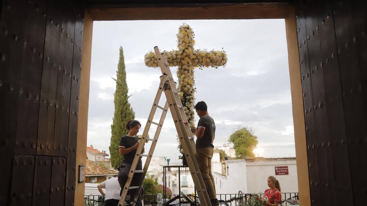 Recta final para el comienzo de las Cruces de Mayo