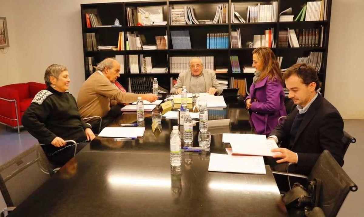 Reunión del patronato en la que se aprobó el presupuesto y la programación de 2018. // José Lores