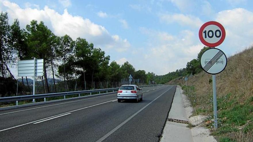 Un senyal limitador de la velocitat, a l&#039;eix Diagonal (C-37)