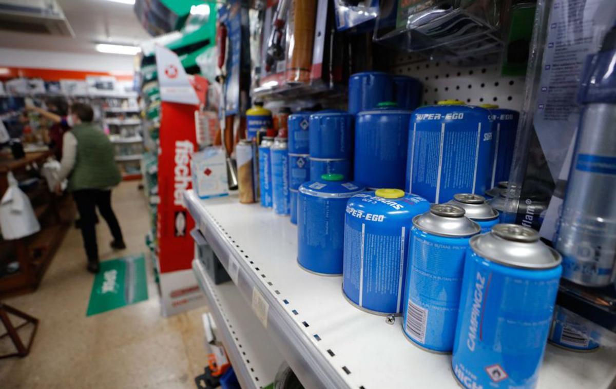 Sin hornillos ni linternas en Ibiza por la psicosis del ‘gran apagón’