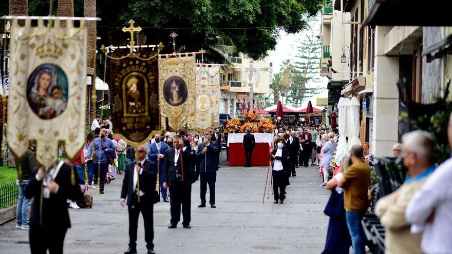 ‘El Puerto’ is reunited with the tradition of the cross