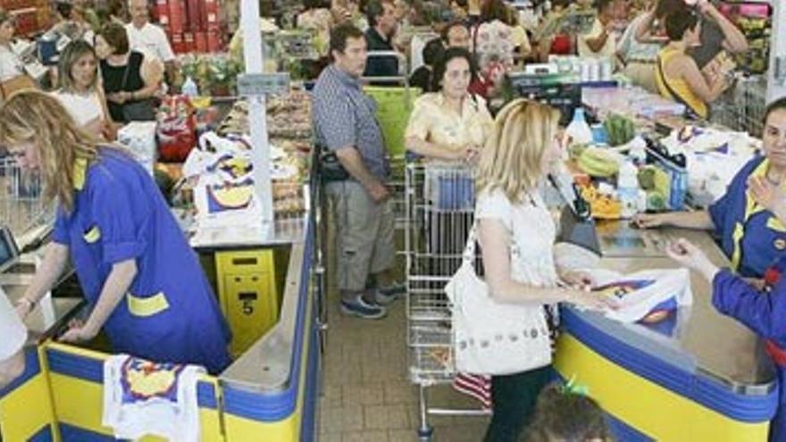 Multa millonaria a los supermercados Lidl por espiar a sus empleados