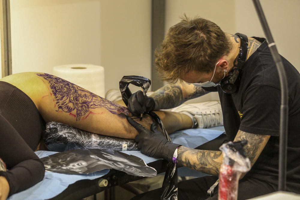 La pasión por la tinta llega a la Alicante Tattoo Convention en la IFA