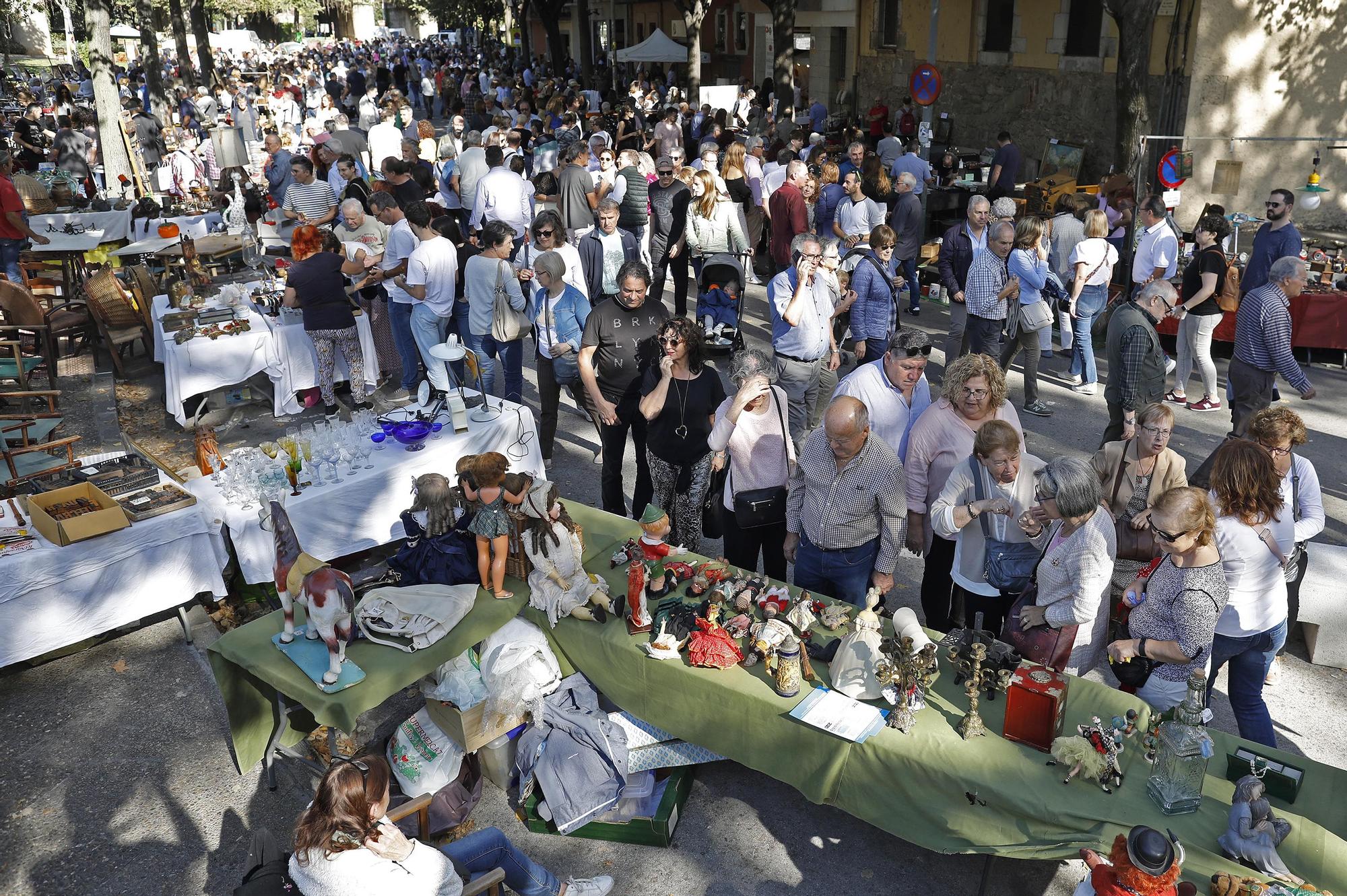 Paradetes al centre de Girona per Tots Sants