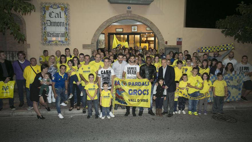 Multitudinaria bienvenida a los fichajes del Villarreal CF