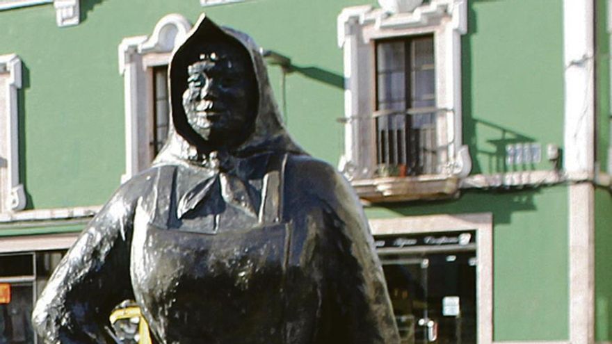 Estatua de &quot;La Muyerina&quot;.