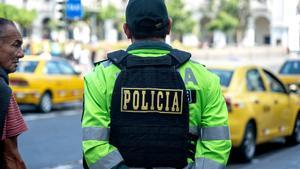 Un policía peruano.