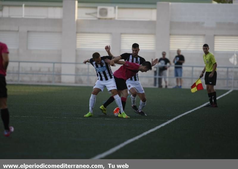 GALERÍA DE FOTOS -- El CD Castellón calienta motores frente al Almazora