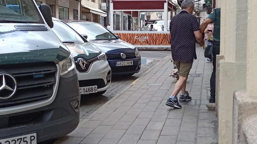 El dueño de la discoteca By Alice entra en el Juzgado.