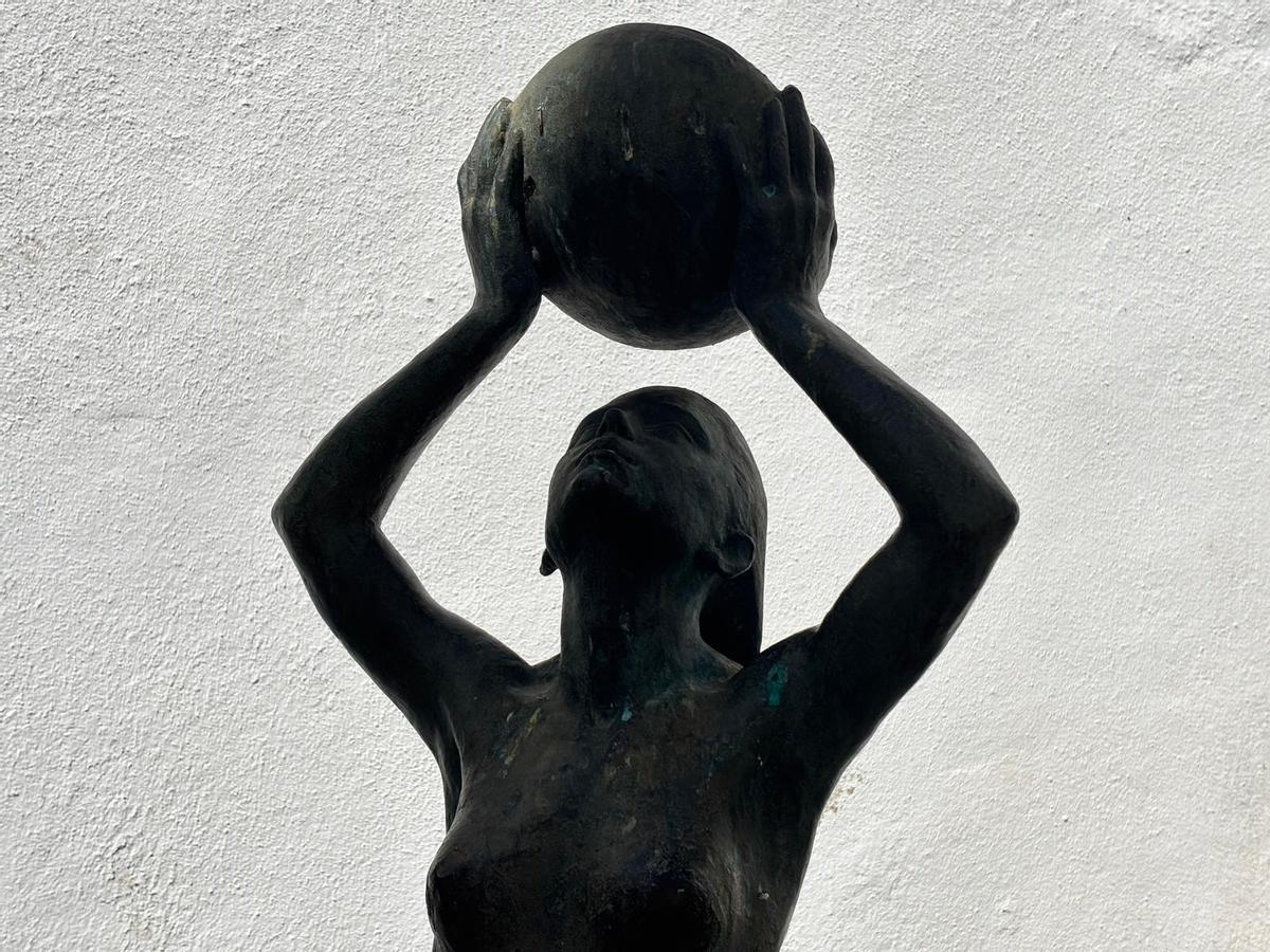 Escultura de la Bañista.