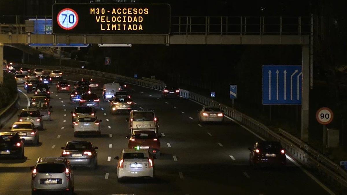 Madrid amanece con limitaciones de velocidad por la contaminación.