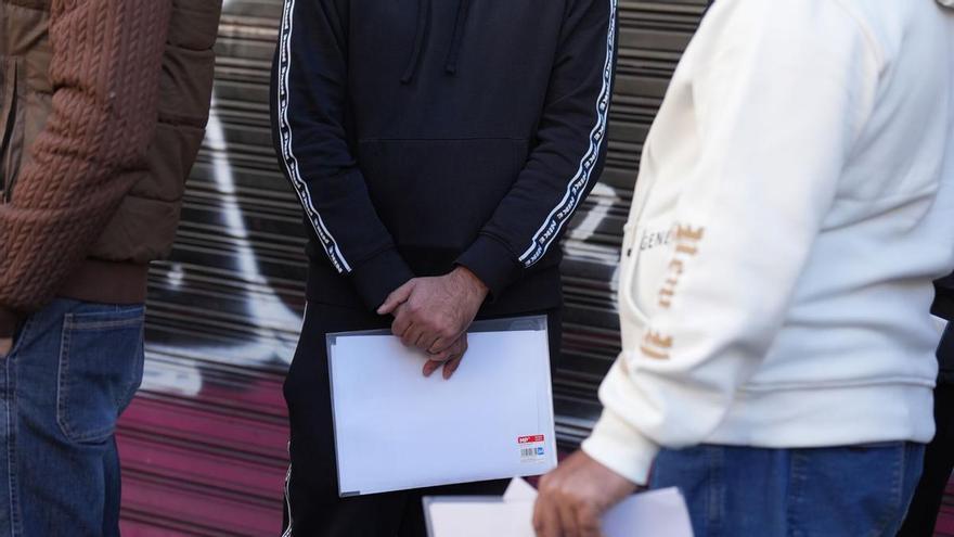 Proliferan los fraudes a la espera de la aprobación de la regularización de inmigrantes: asesorías por cientos de euros