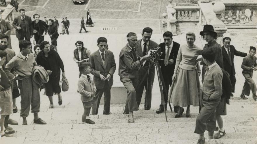 Rodatge a les escales de la Catedral de la pel·lícula «Roc», d&#039;Antoni Varés, l&#039;any 1958.