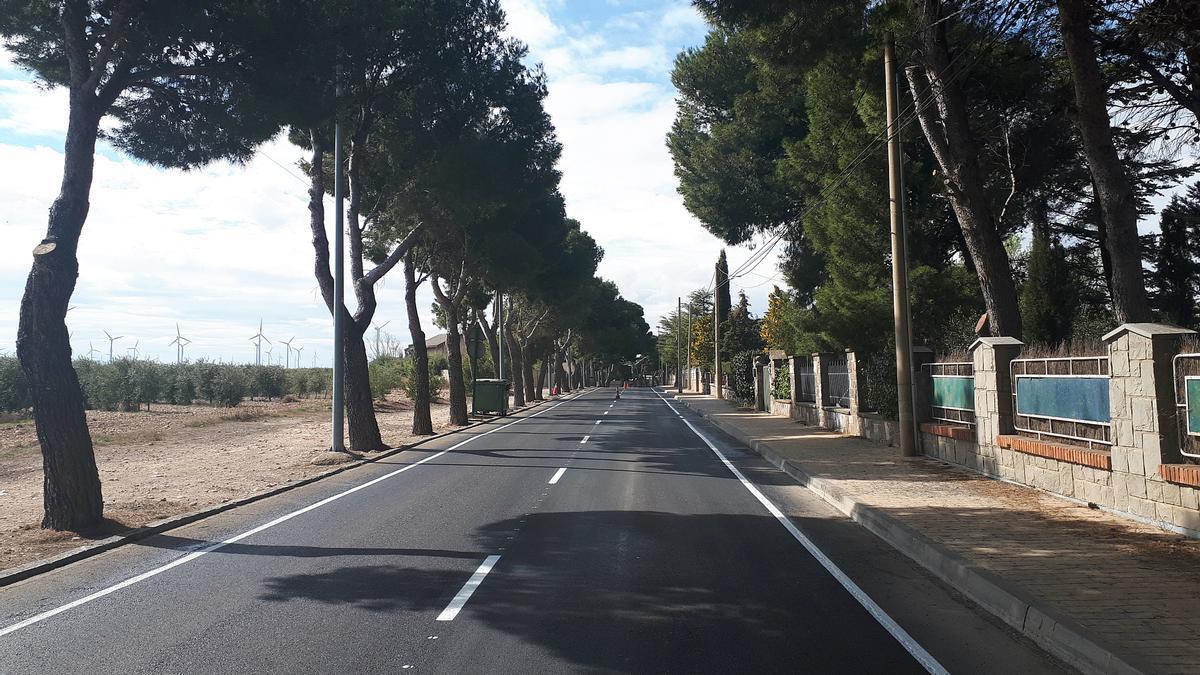 Asfaltado en la avenida Aragón, en Urcamusa.