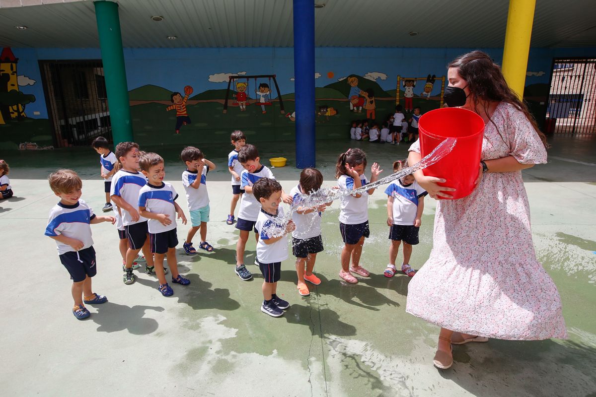 La comunidad educativa dice adiós al curso más difícil