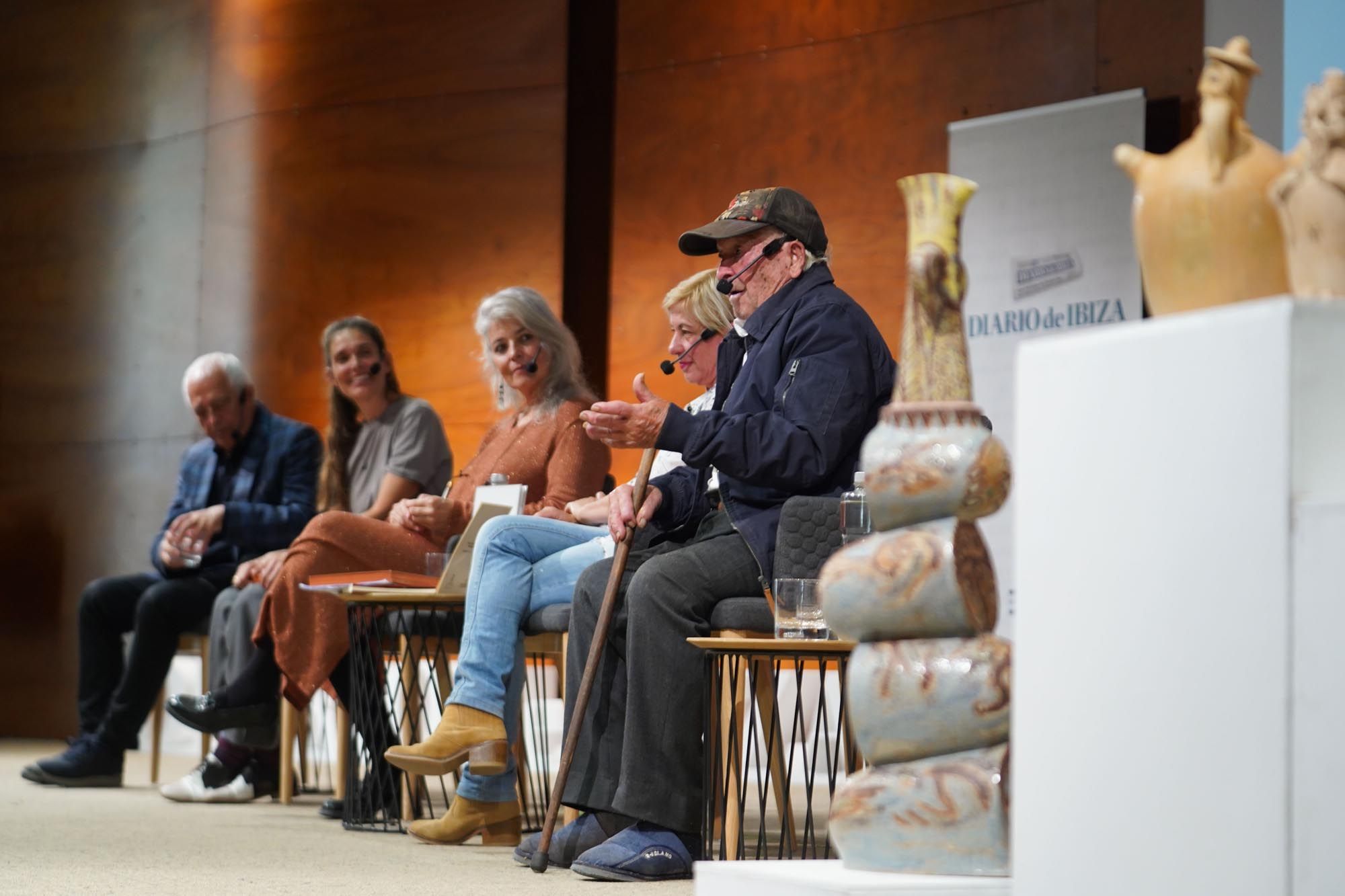 Presentación del libro 'Hombres de barro', en el Club Diario de Ibiza