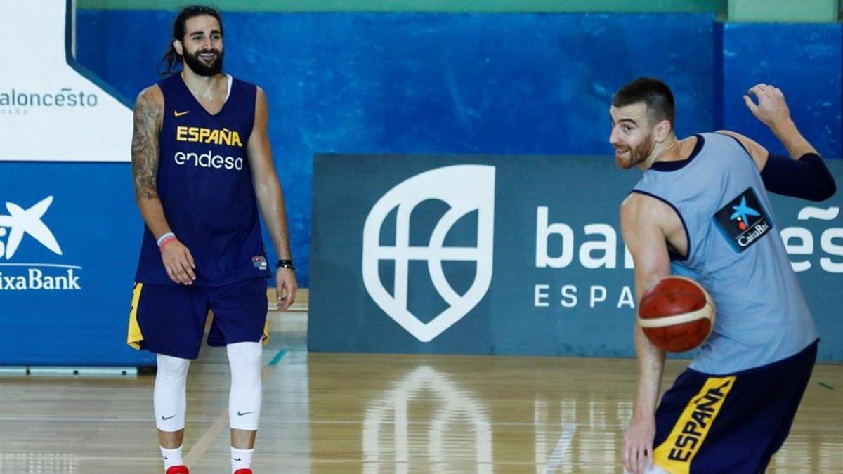 Víctor Claver y Ricky Rubio, en un entrenamiento con la selección