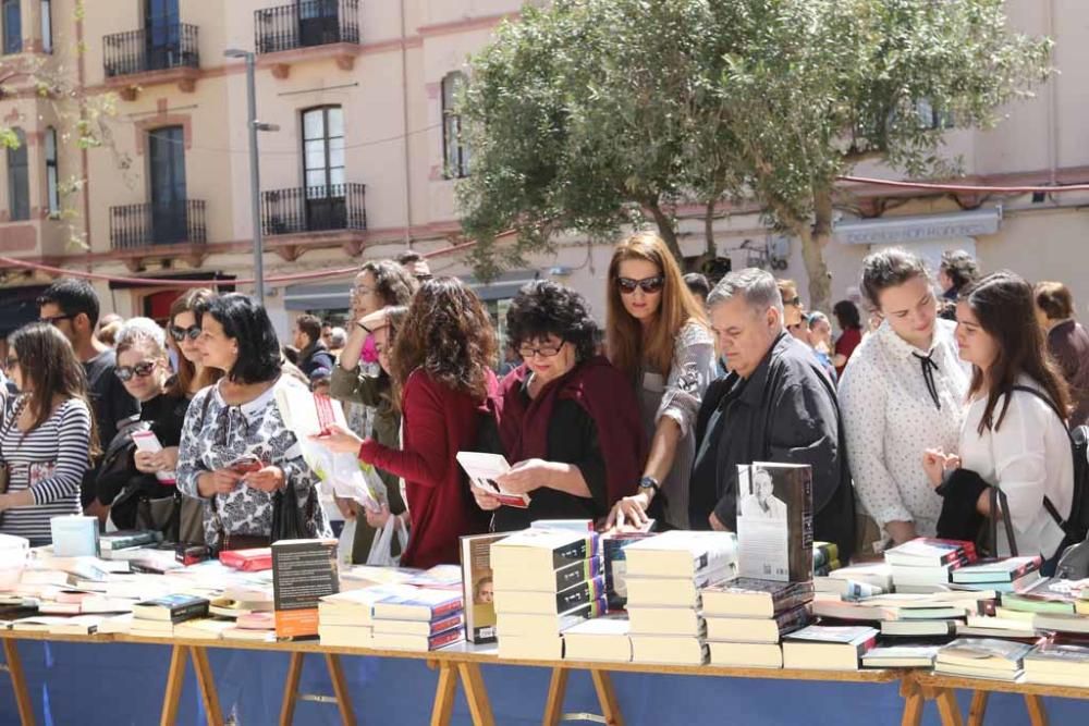 El Día del Libro ha registrado una gran afluencia de público