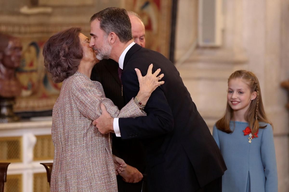 La princesa Leonor recibe el Toisón de Oro de manos de Felipe VI