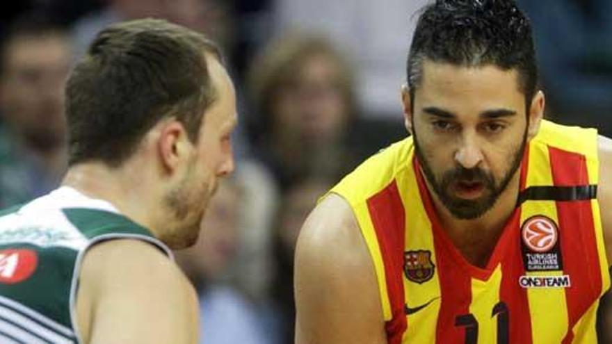 Juan Carlos Navarro, ante un jugador lituano.