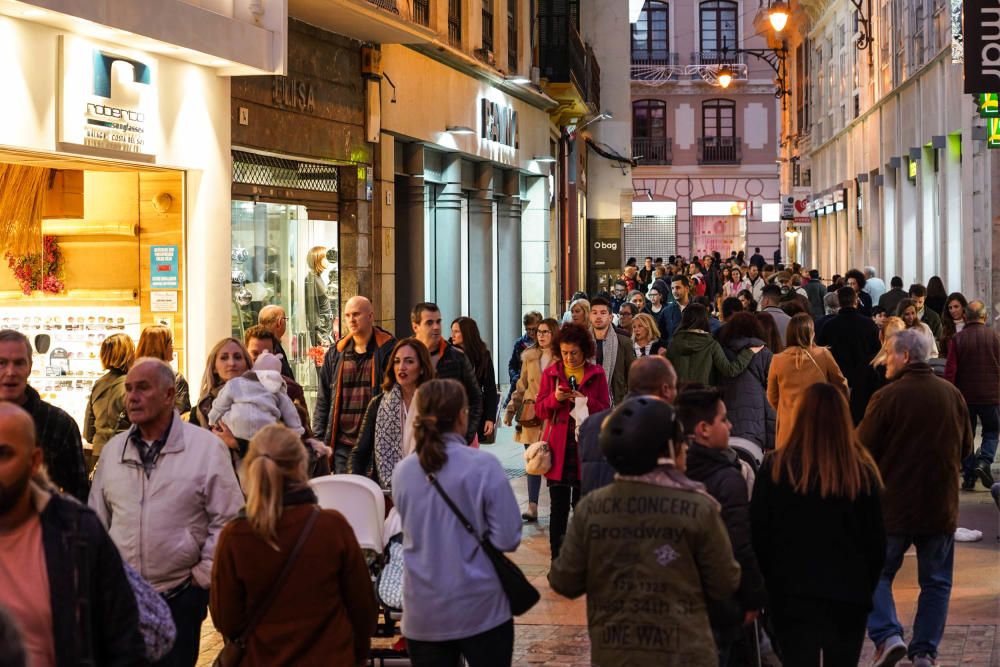 Un final de puente muy concurrido en el Centro