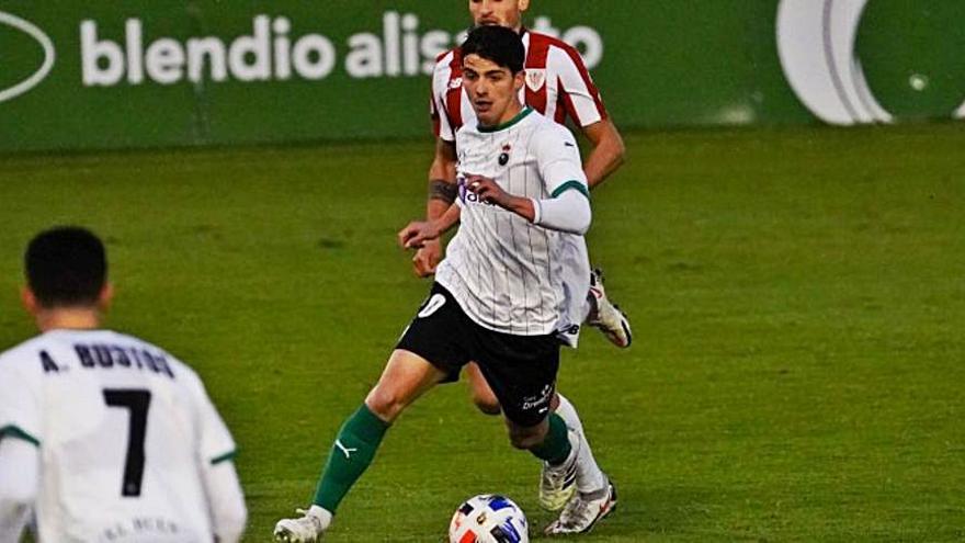 Riki, ayer en El Sardinero durante el partido. | Racing