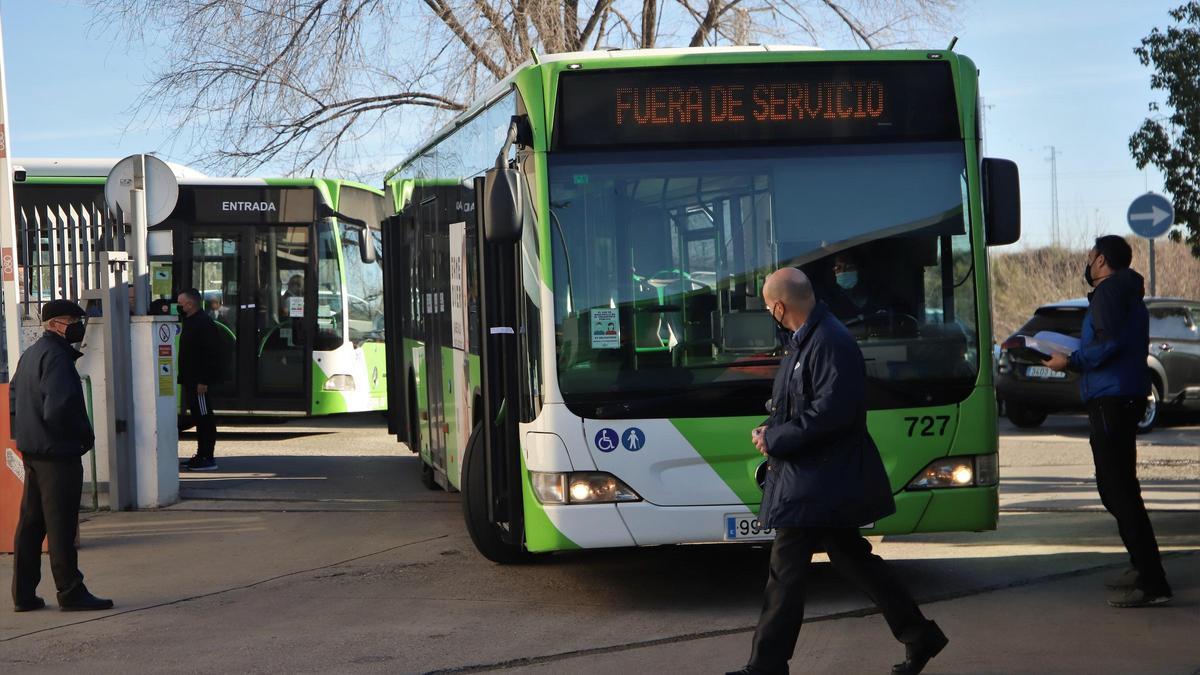 Los trabajadores de Aucorsa inician una huelga con un 100% de seguimiento