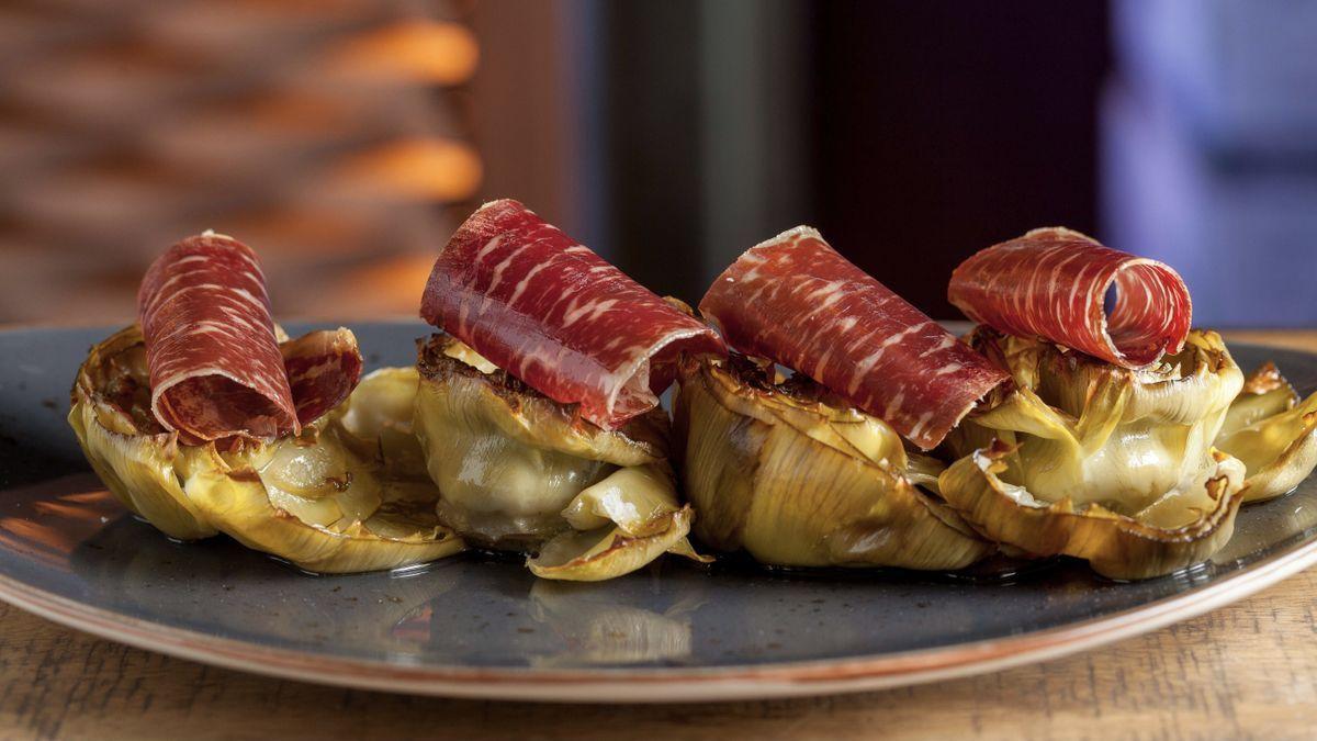 Alcachofas con cecina de Rocacho (Madrid).