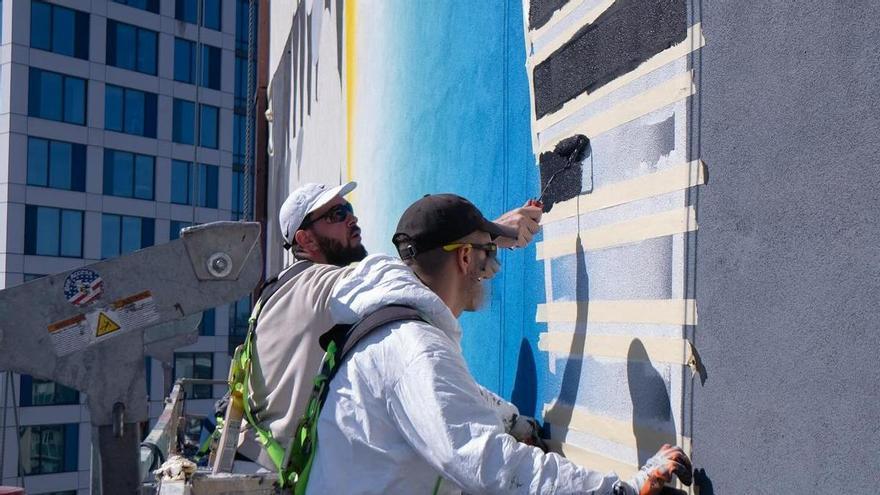 Felipe Pantone realiza uno de los murales más grandes de Estados Unidos