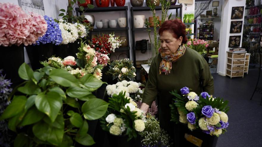 La floristería familiar que creció con El Llano y sigue floreciendo cuatro décadas después: &quot;Siempre fue nuestro hogar&quot; (en imágenes)