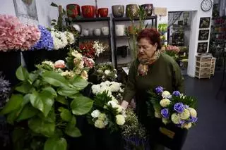 Raíces, la floristería familiar que creció con El Llano y sigue floreciendo cuatro décadas después