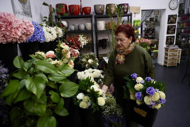 La floristería familiar que creció con El Llano y sigue floreciendo cuatro décadas después: "Siempre fue nuestro hogar" (en imágenes)