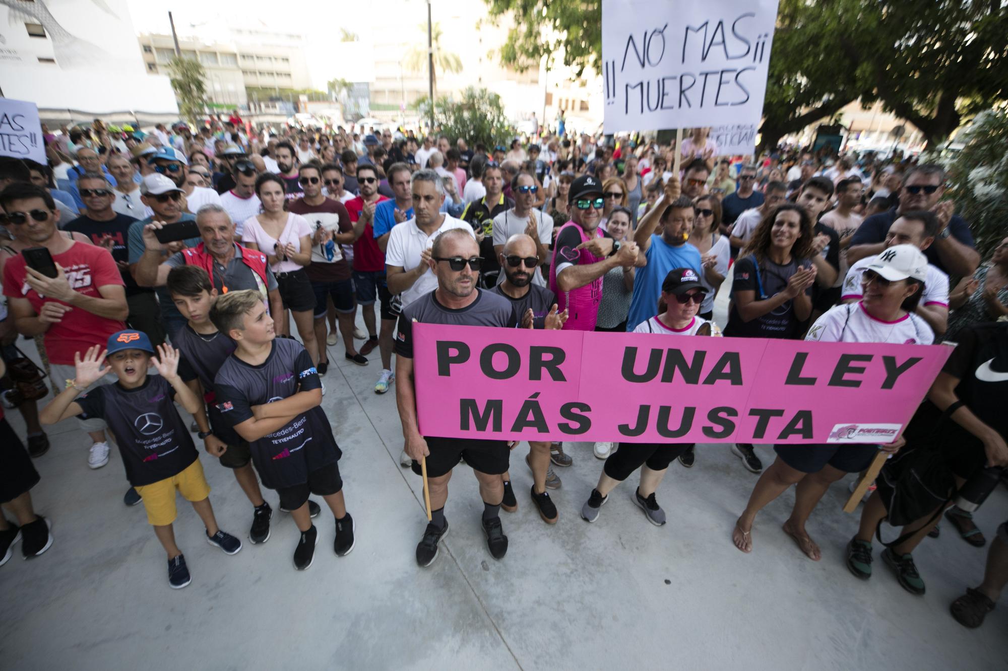 Mira aquí todas las imágenes de la protesta para pedir más seguridad para los ciclistas en Ibiza