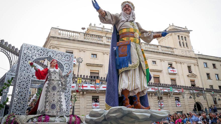 La Entrada Mora de Alcoy devuelve a la vida a Al-Azraq