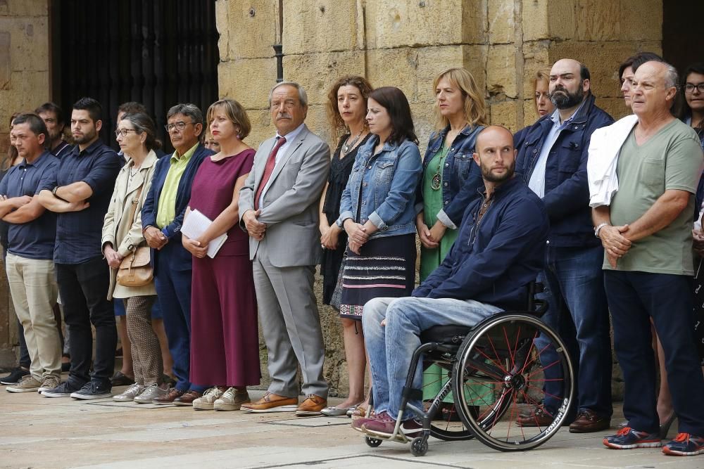 Minuto de silencio en Ovedo