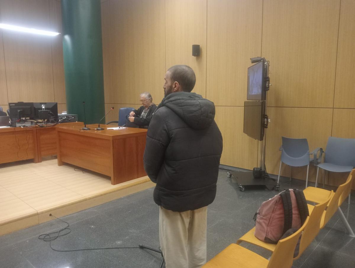 El acusado, ayer, volvió a negar los hechos en el juicio