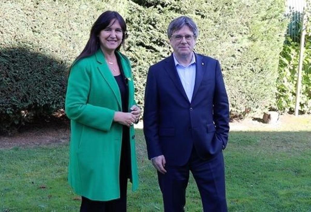 23/10/2024 El expresidente de la Generalitat Carles Puigdemont con la presidenta de Junts, Laura Borràs (archivo)