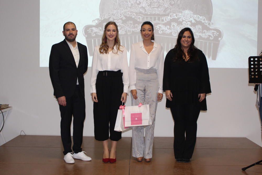 Entrega de las peinetas del "segundo traje" de las falleras mayores y cortes 2019