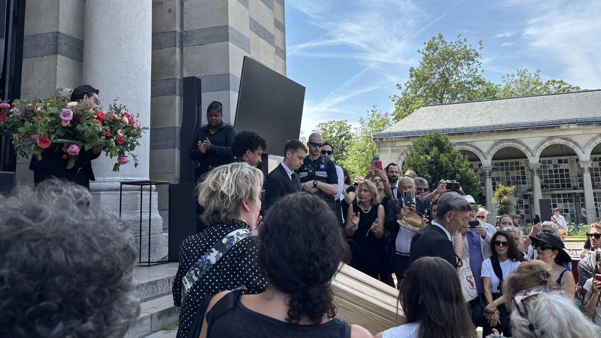 Detalle del funeral de Satrapi en París.