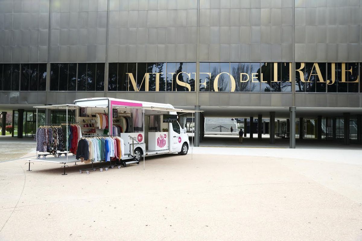 La tienda itinerante llega al Museo del Traje de Madrid.