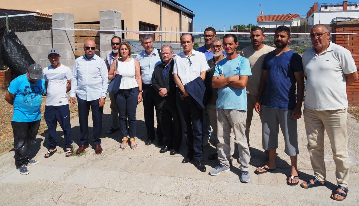 Les autoritats han visitat l’exterior de la Mesquita, que continua precintada pels Mossos