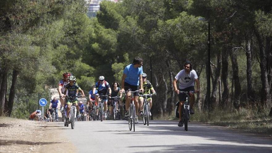 Zaragoza rinde homenaje a David Cañada en el Velódromo