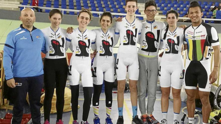 La selección de las Illes Balears en el velódromo de Tafalla.