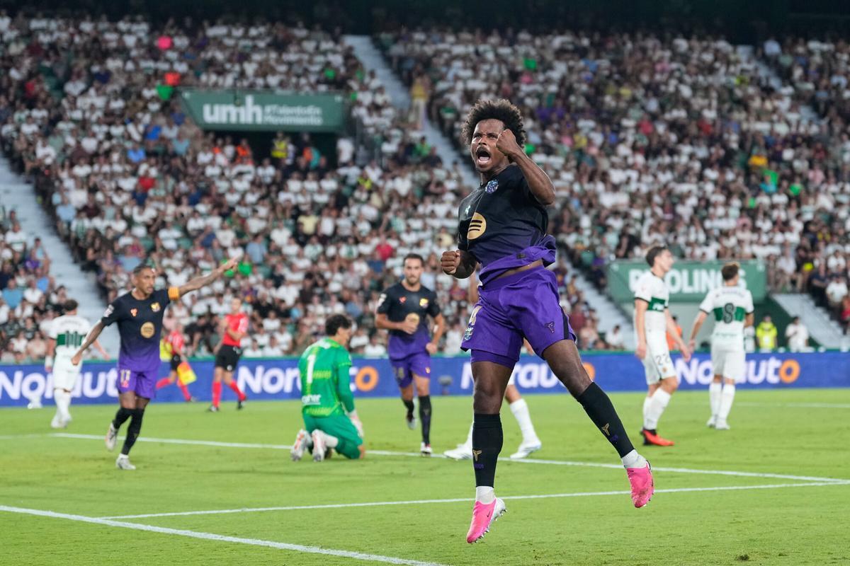 Karim Adeyemi of FC Barcelona celebrates after scoring his team's second goal during the Spanish League, LaLiga EA Sports, football match played between Elche CF and FC Barcelona at Estadio Manuel Martinez Valero on August 23, 2026, in Elche, Spain. AFP7 23/08/2026 ONLY FOR USE IN SPAIN. Dennis Agyeman / AFP7 / Europa Press;2026;SOCCER;SPAIN;SPORT;ZSOCCER;ZSPORT;Elche CF v FC Barcelona - LaLiga EA Sports