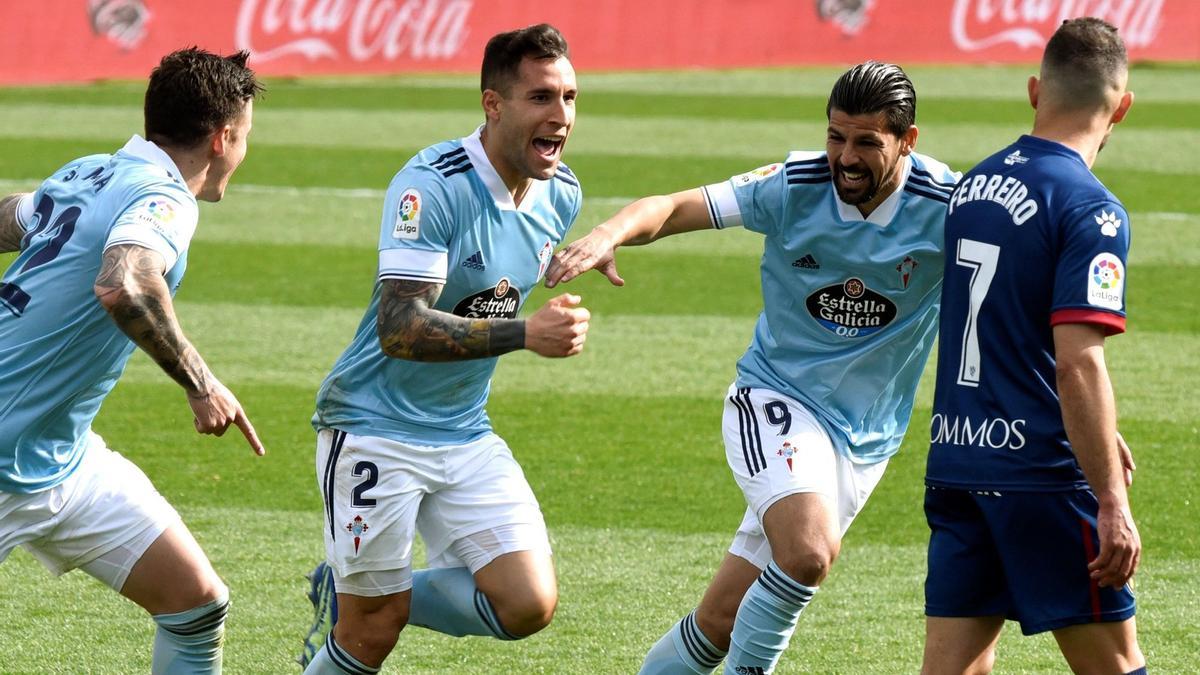 Hugo Mallo celebra su tanto ante el Huesca