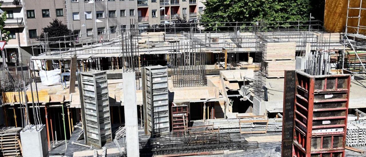 Un edificio residencial en construcción en la zonade A Parda.